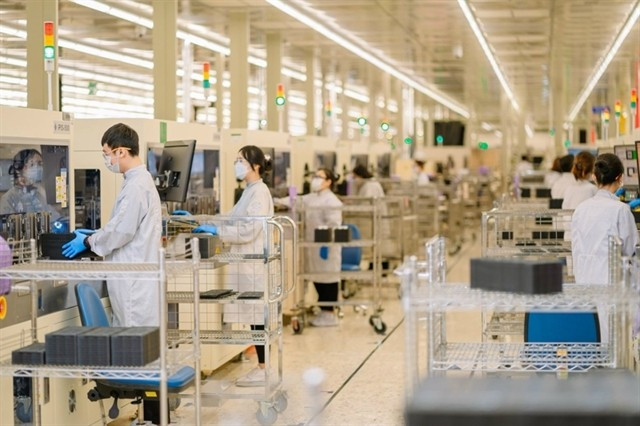 A chip testing and manufacutring plant at the Saigon Hi Tech Park in HCM City. (Photo: vneconomy.vn) 434755-chip.jpg