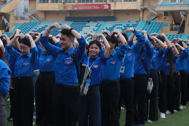 The youth at the gathering at Hang Day Stadium (Photo: VNA)