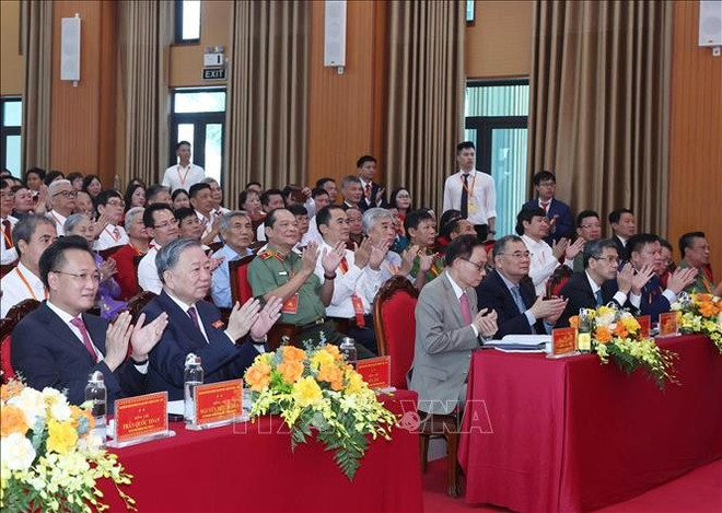 Participants in the first congress of the Nghia Tru commune's Party orgnisation (Photo: VNA) to-lam2.jpg