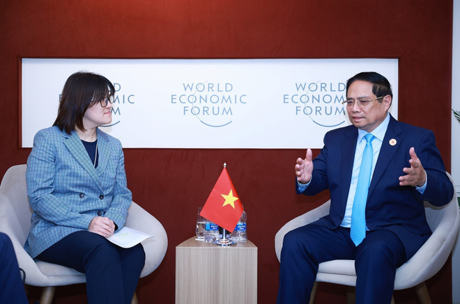 PM Pham Minh Chinh (R) meets with Anne Tse, CEO Asia Pacific at Pepsico, on June 25. (Photo: VNA)