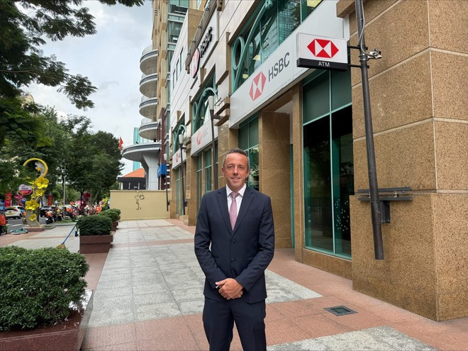 gary-harron-hsbc-vietnam.jpg