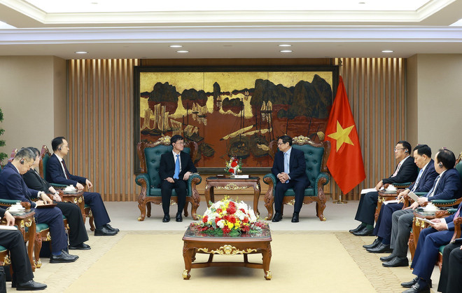 The meeting between Prime Minister Pham Minh Chinh and Chinese Minister of Veterans Affairs Pei Jinjia on April 28 (Photo: VNA) vna-potal-thu-tuong-tiep-bo-truong-bo-cong-tac-quan-nhan-xuat-ngu-trung-quoc-8001544.jpg