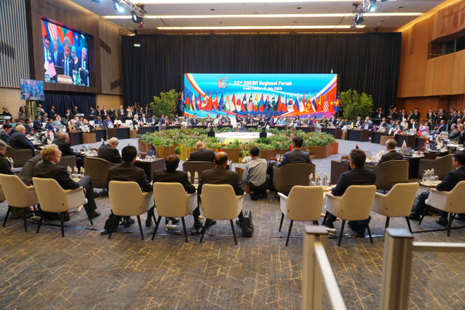 The ARF member states underscore the rule of law and peaceful dialogue, resolving disputes through peaceful means consistent with international law. (Photo: VNA) vna-potal-amm-58-dien-dan-khu-vuc-asean-lan-thu-32-8143949-1.jpg