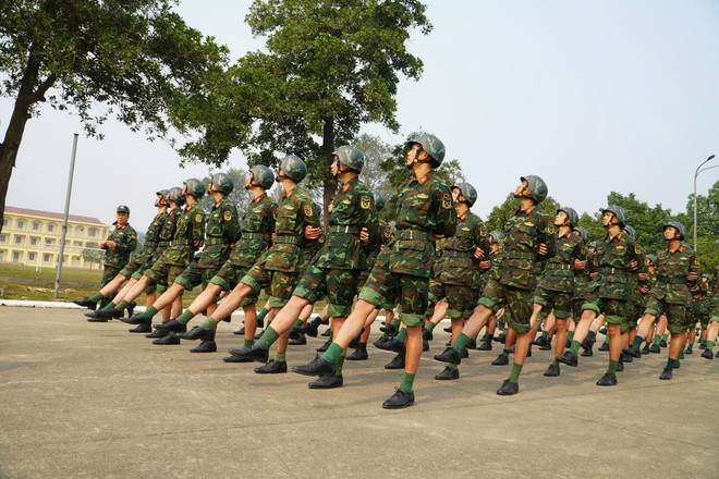 Soldiers from Army Officer Training School No. 1 are in intensive training. (Photo: VNA) vna-potal-viet-nam-cu-quan-nhan-tham-gia-duyet-binh-tai-quang-truong-do-7981849-1.jpg