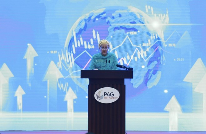 UN Deputy Secretary-General Amina J. Mohammed speaks at the dialogue. (Photo: VietnamPlus) p4g.jpg