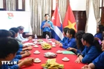 Secretary of the Ho Chi Minh Communist Youth Union Committee in Cuba Bui Tuan Minh launches the 2025 emulation campaign. (Photo: VNA)