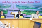 Prime Minister Pham Minh Chinh chairs the 16th session of the State steering committee for national key transport projects. (Photo: VNA)