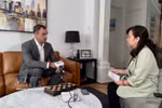 Jarrod Leak, Chief Executive Officer of the Australian Alliance for Energy Productivity (A2EP), grants an interview to the Vietnam News Agency (VNA)'s correspondent in Sydney. (Photo: VNA)