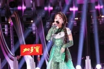 Singer Phuong My Chi performs on Sing!Asia stage. (Photo: hanoimoi.com)