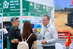 Michael Grace, Managing Director of Pedders Suspensions & Brakes (Australia), attends the fair with the aim of expanding production in Vietnam. (Photo: Trinh Hang/VNA)
