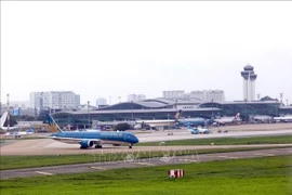 At the Tan Son Nhat International Airport (Photo: VNA)