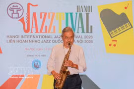 People’s Artist Quyen Van Minh performs at the launch of the Hanoi Jazztival 2026 project. (Photo: VNA) 