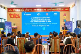 At the launching ceremony of the "Empower Youth for Future Success in Ha Nam Province" programme. (Photo: CED)