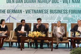 Experts discuss cooperation opportunities in Vietnam-Germany manufacturing value chains at the forum. (Photo: VNA) 