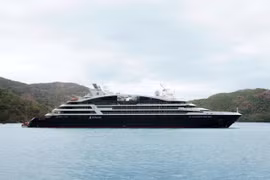 Luxury cruise ship Le Jacques Cartier marks first international arrival in Con Dao in 2026. (Photo: Published by VNA)