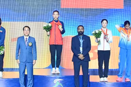 Hoang Thi My Tam claims a gold in the women’s individual kumite 55kg category at the 2025 Asian Karate Championships in Uzbekistan. (Photo: VNA)