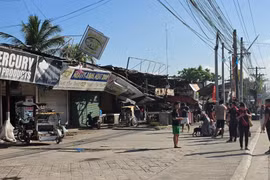 Several shops were damaged following the earthquake in General Santos City, the Philippines, on June 8, 2026. (Photo: Xinhua/VNA) 