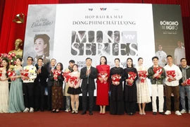 The cast of the high-quality miniseries line at the press conference. (Photo: VNA)