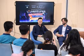 Participants discuss startup journeys at the launch of the Univentures programme (Photo: NIC)