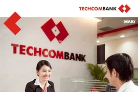 Transactions at a Techcombank office. (Photo courtesy of the bank) 