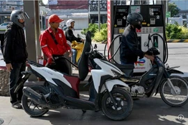 Cambodia boosts fuel imports from Singapore, Malaysia amid petrol station closures (Photo: Reuters) 