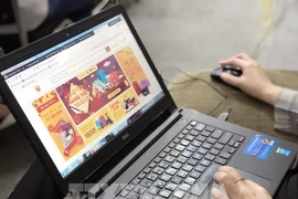 Vietnamese consumers shift toward greener e-commerce (Photo: VNA)