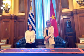 Vietnamese Ambassador to Uruguay Ngo Minh Nguyet and Vice President-elect Carolina Cosse (Photo: VNA)
