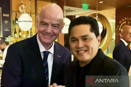PSSI Chairman Erick Thohir (right) meets with FIFA President Gianni Infantino at the FIFA Executive Football Summit 2025 in Miami, the United States. (Photo: ANTARA) 