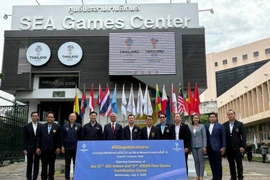 Thai Tourism and Sports Minister Sorawong Thienthong (sixth from left) attends the opening ceremony of the SEA Games Coordination Centre (Photo: Bangkoko Post) 