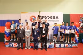The Vietnamese team performs outstandingly, securing third place overall, behind Russia and China at the 2025 international youth friendship table tennis tournament in Moscow, Russia. (Photo: VNA)