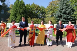 Delegates at the launching ceremony (Photo: VNA)