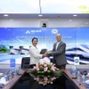 Representatives of Hoa Phat Group and TÜV SÜD Rail GmbH sign the agreement. (Photo courtesy of Hoa Phat Group)