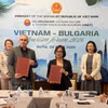 The Vietnam Cultural and Tourism Association in Europe (VNCT) and the Bulgarian Union of Balneology and SPA Tourism sign a memorandum of understanding to boost information exchange, product development, and joint familiarisation trips. (Photo: VNA)