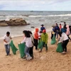 People collect plastic waste at Dinh Cau beach, Phu Quoc district, Kien Giang. (Photo: VNA)