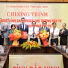 The People's Committee of Bac Ninh province hands over investment policy approval decisions, along with investor approvals, for SD Son Dong Wind Power Plant and the Bac Giang 2 Wind Power Plant projects. (Photo: VNA)