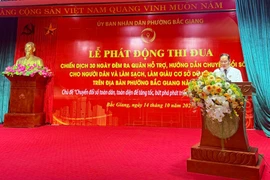 Chairman of Bac Giang ward People's Committee Tran Van Thanh speaks at the event (Photo: baobacninh)