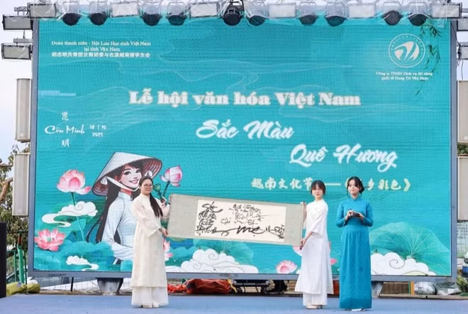 le-hoi-van-hoa.jpg