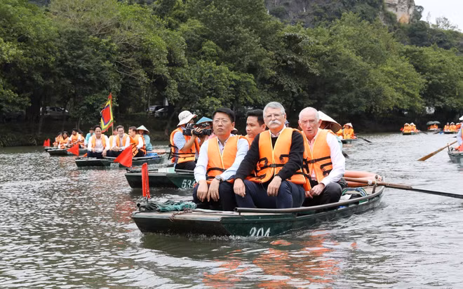 hungarian-na-speaker-official-visit-to-vietnam-2025-kover-laszlo-ninh-binh-vna.jpg