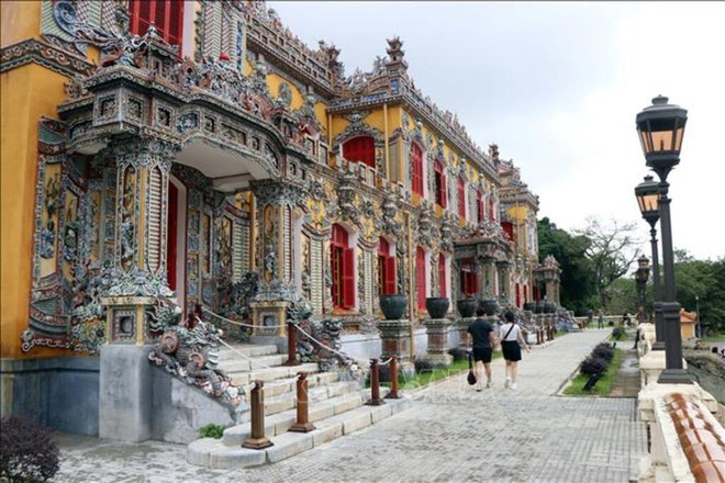 kien-trung-palace-hue-vna.jpg