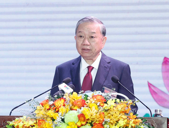 Party General Secretary To Lam speaks at the ceremony marking the 80th anniversary of the traditional day of the armed forces of Military Region 9 (December 10, 1945 – 2025) on December 8. (Photo: VNA)