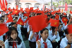 Millions of Vietnamese students start new school year