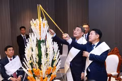 Vietnamese Prime Minister attends traditional Lao wrist-tying ceremony