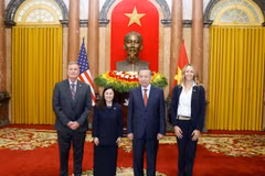Top leader receives newly accredited ambassadors 