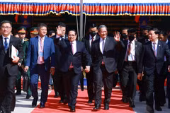 Vietnamese, Cambodian PMs inaugurate Tan Nam-Meun Chey int’l border gate pair