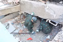 Searching for earthquake victims: No detail overlooked