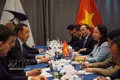 Vice President holds bilateral meetings, meets Vietnamese community in Kyrgyzstan