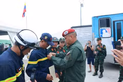 Vietnamese rescuers awarded "Hero of Venezuela" medal