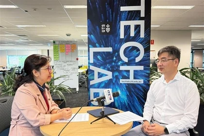 Professor Nghiem Duc Long, Director of the Centre for Environmental and Water Research at the University of Technology Sydney (UTS) grants an interview to the Vietnam News Agency. (Photo: VNA)