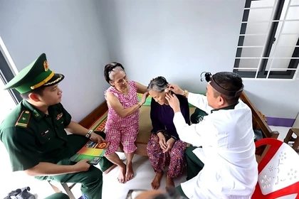 Health check-up offered to citizens in Gia Lai province. (Photo: VNA)