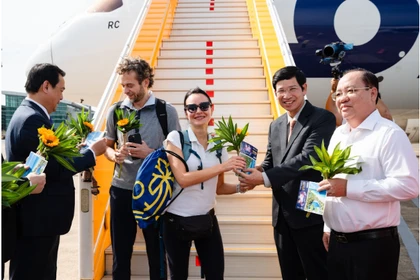 The 20th million international visitor marks a milestone in Vietnam tourism. (Photo: Sun Group)